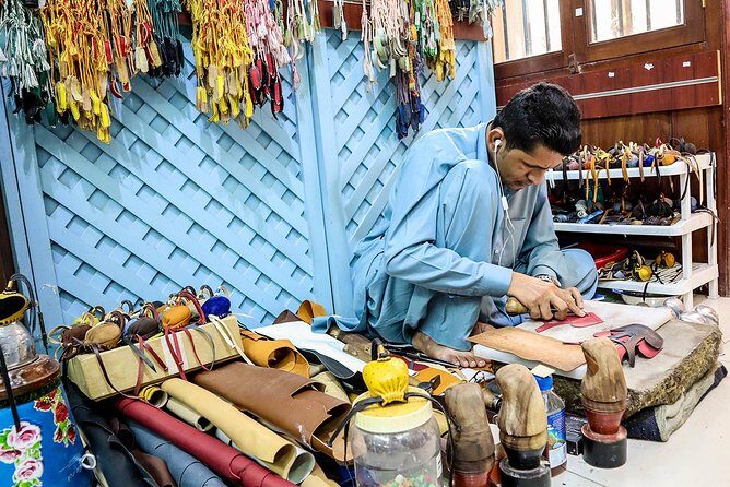 8-Hour Private Cultural Tour - Souq Waqif: falcons, spices, perfume, and hands-on crafts