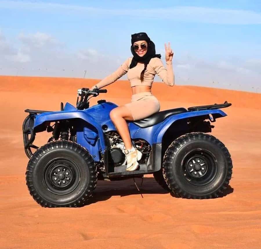 Doha: Inland Sea, Desert Safari, Camel Ride and Sandboarding - Photo stops and guided explanations: where the trip gets more real