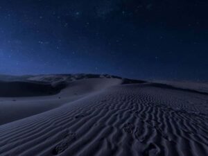 Doha: Night Desert Safari with Stargazing & Camel Ride - The Inland Sea stop: where the Persian Gulf meets the dunes
