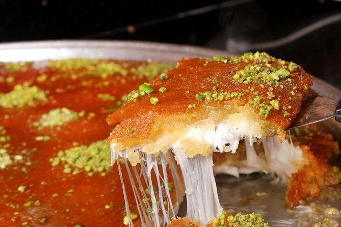 Doha: Pearl Island Food Tour – 7 Tastings, AC Vehicle - Vegetarian and vegan options: how to make it work