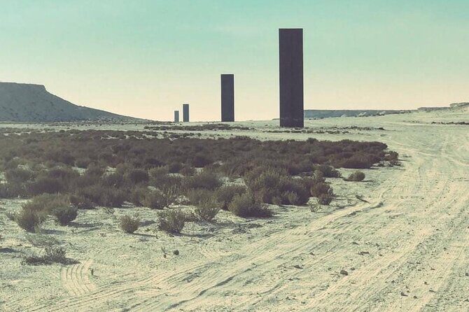 Doha: West Coast Tour , Richard Serra Sculpture, Zekreet - What makes this mix work so well