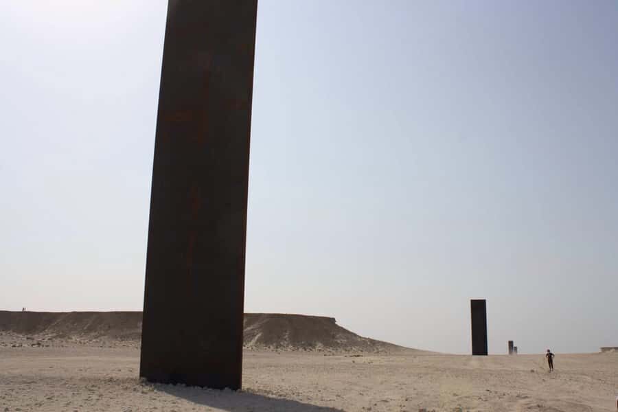 Explore Zekreet: Richard Serra Art & Mushroom Rock Wonders - Zekreet rock formation: mushroom rocks and quick, dramatic framing