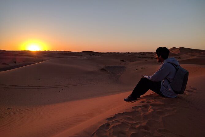 No Rush Desert Safari: 6-Hour Adventure & Inland Sea Relaxation - Group Size, Private Tour Feel, and Guide Communication