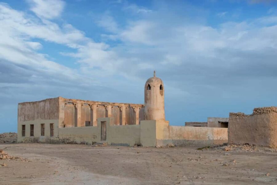 North Qatar: Zubara Fort, Jumail Village, Thakhira Mangroves - What to Bring for a Comfortable North Qatar Day