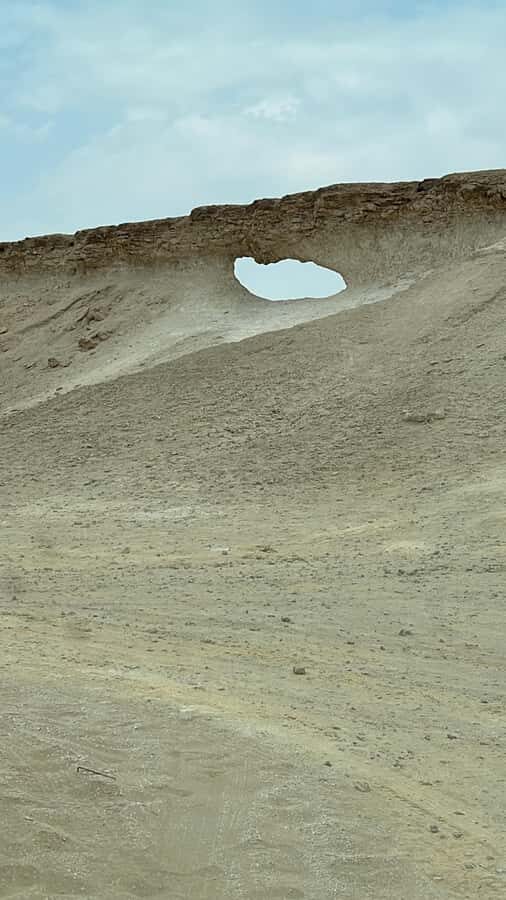 West Qatar tour to Richard Sierra sculpture,Umbrella Rock - Who this tour suits best